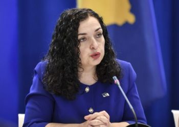 Çfarë ndodhi? Vjosa Osmani mbledh urgjent krerët e institucioneve –