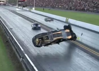 E frikshme, makina me 320 km/h bëhet copash, vdes shoferi –