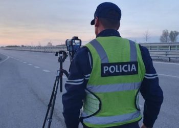 Policia apel shoferëve: Mos udhëtoni më shpejt se jeta