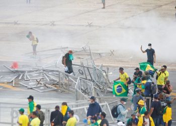 Tronditje globale, dënohet sulmi ndaj institucioneve braziliane –