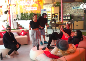 Olta përpiqet t’i pajtojë, Efi dhe Kejvina bëjnë sherr