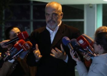 VIDEO/ Rama gënjeu shqiptarët, dikur agjentin e quante ‘mik’