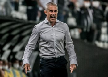 Sylvinho fiton zemrat e tifozëve kuq e zi, ja vendimi që ka marrë –