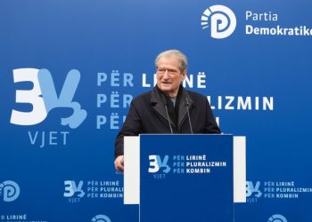 Zyrtarët e Ramës mbushin dyshekët me taksat e shqiptarëve