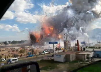 Përfshihet nga flakët një fabrikë në Elbasan