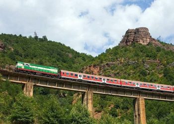 Hekurudha shqiptare në pikën e “vdekjes”, bie transporti i mallrave
