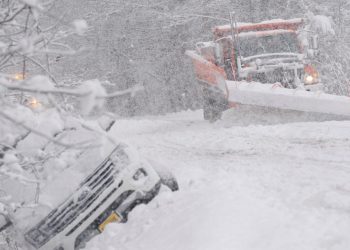 Tenton të largojë dëborën, ylli i Hollivudit në gjendje të rëndë