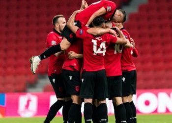 Ekipet spanjolle hedhin sytë drejt kuqezinjve