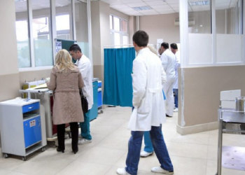 Virozat e stinës mbushin spitalet