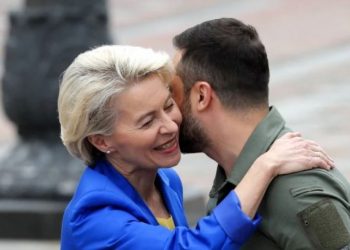 Von der Leyen mesazh Ukrainës: Mbështesim luftën tuaj heroike