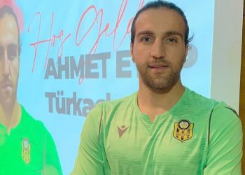 Turqi, portieri gjendet i vdekur nën rrënoja