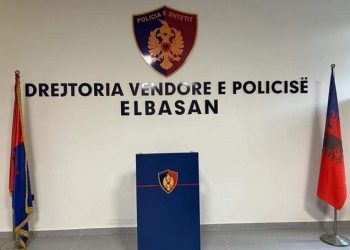 Pezullohet nga detyra polici në Elbasan