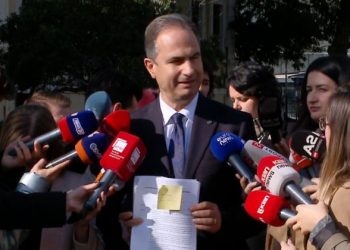 Po mbledhim firma për komisionin hetimor ndaj Ramës –