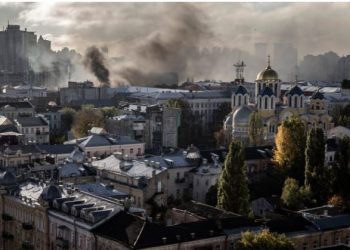 Zyrtarët e lartë të BE vizitojnë Kievin, ndizen sirenat