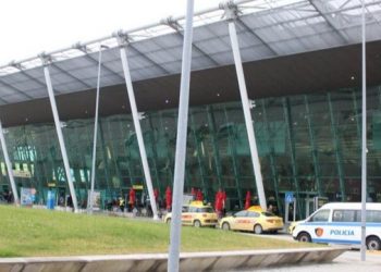 Arrestohet turku në Rinas, i mori pasaportën një shqiptari dhe… –