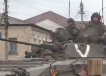 Rusia e rrezikshme, shton trupat në lindje