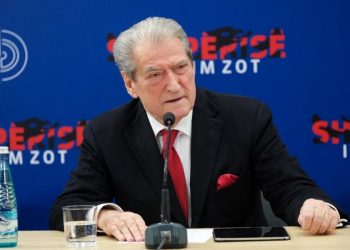 Berisha mbledh para protestës grupin parlamentar –