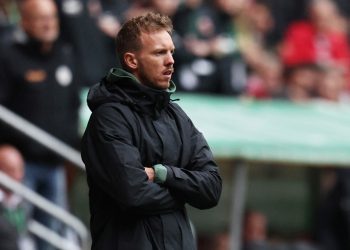 Nagelsmann i nxehur: Arbitrat janë një… –