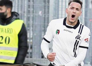 Klubi i Serie A kërkon Rey Manajn