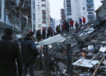 Bilanc lufte, mbi 2 300 të vdekur nga tërmeti shkatërrimtar