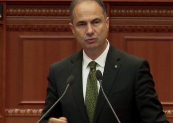 Dorëzoj mandatin që të jem pranë njerëzve të mi –