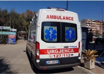 Makina përplas këmbësoren te vijat e bardha në Lushnjë (Emrat) –