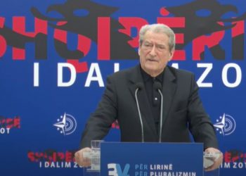 Berisha: Vendimi i gjykatës i shkruar në zyrën e Ramës