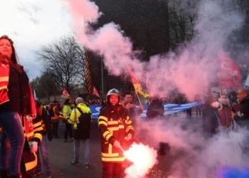 Protestat shtyjnë vizitën e kreut të shtetit –