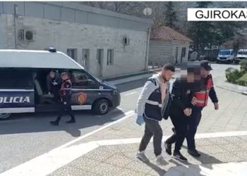 Shpërndante heroinë, arrestohet 37-vjeçari (Emri) –