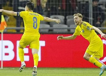 ÇMENDURI! Kazakistani fiton ndaj favoritëve për titullin –