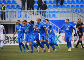 “Hallaçi na ndryshoi, duam Europën”/ Mesfushori nuk kursen elozhet për trajnerin-