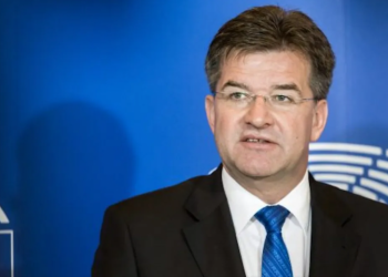 Lajçak “updatohet” në lidhje me Kosovën –