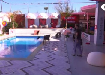 Luizi hedh atletet e Kristit në pishinë –