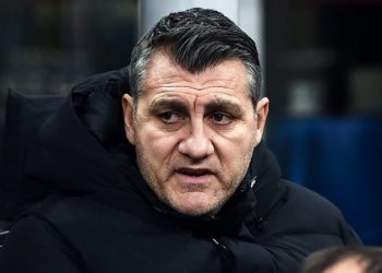 “Pronarët nuk duhet të fshihen”/ Bomberi legjendar “këshillon” ish-ekipin e tij –