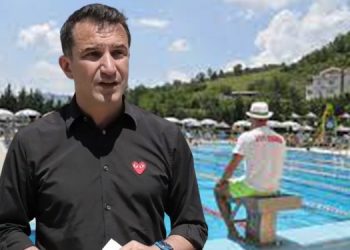 Denoncohet tenderi 128 milionë lekë i Veliajt: Përdor klor të rrezikshëm në pishina –