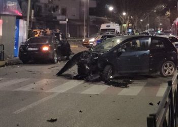 Përplasen makinat në Fushë Krujë, plagoset gruaja –