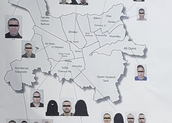 VIDEO/Goditen 2 grupe kriminale në Tiranë, mes tyre edhe gra –