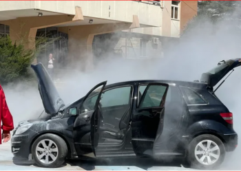 Përfshihet nga flakët ‘Benzi’ në qendër të Durrësit –