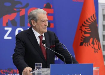 Vuçiç është gjenerator i tensioneve në rajon –