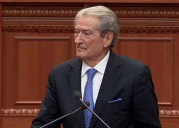 Edhe gjuhën e përdorni për të vjedhur –