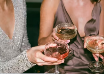 Gratë, të prirura të pijnë alkool më shumë se burrat –