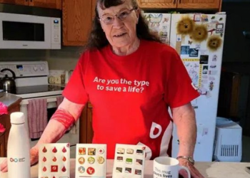 Gruaja fiton rekord botëror për dhurimin e gjakut –