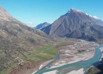 Parku kombëtar i lumit të egër në Evropë i hoqi digat –