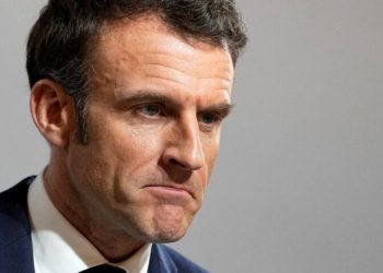 Qeveria franceze përballet me mocion mosbesimi për pensionet –