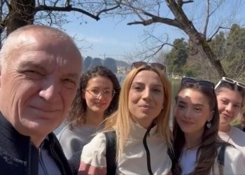 Pranverë gjithmonë për rininë –