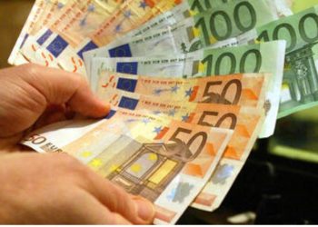 Menaxheri i bankës i vjedh 400 mijë euro nga llogaria klientit