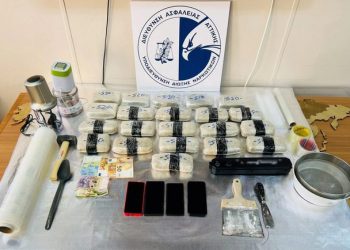 Arrestohen 2 shqiptarë në Athinë, kapen me 10 kg heroinë –