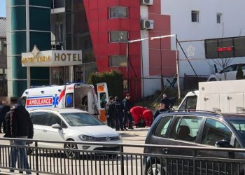 Një i vdekur dhe 2 të plagosur në Prishtinë –