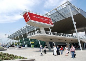 Mallra dhe dokumenta false në kufi, arrestohen 2 shtetas –