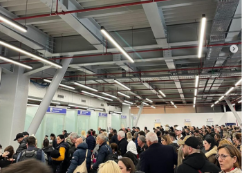 Kaos në Rinas, del jashtë funksionit sistemi i pasaportave –